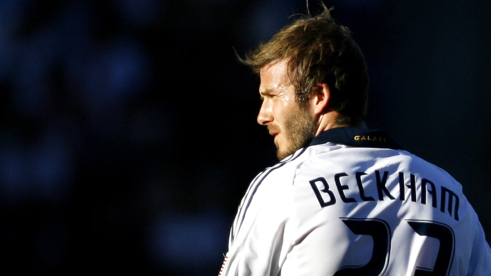 包含哈登重返赛场，大比分获胜首场状态出色，西班牙队观众沸腾！全场沸腾不已的词条